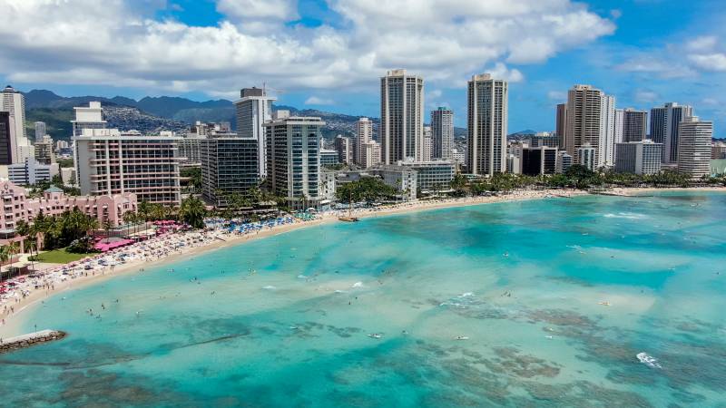 honolulu hawaii beachfront cityscape