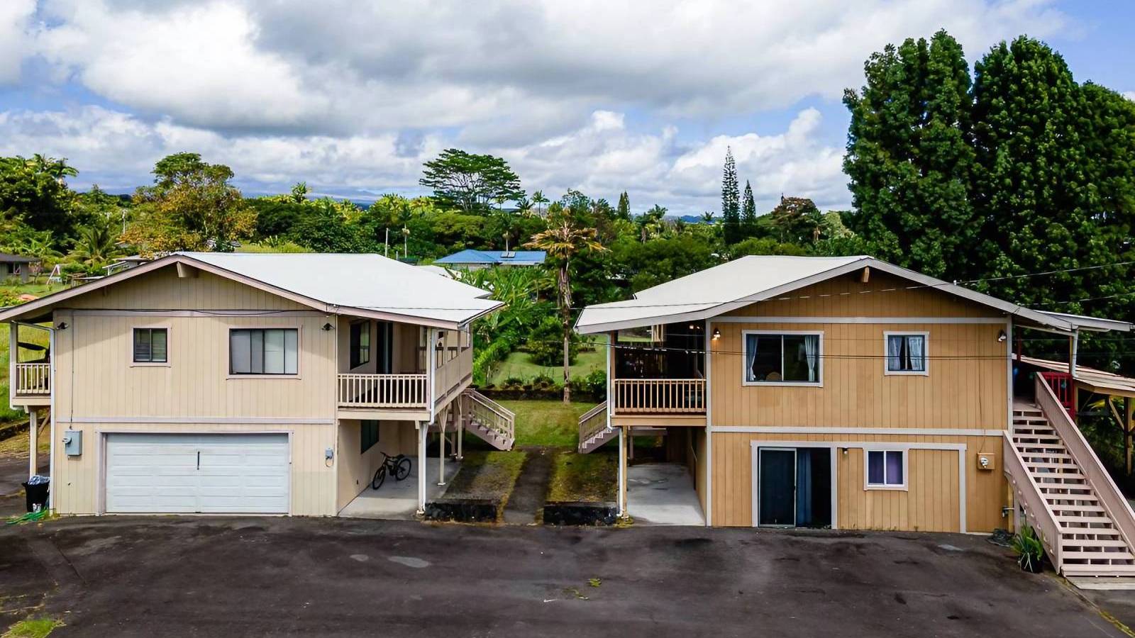Multiple Possibilities Two 5 Bed/3 Bath Homes on One Lot in Hilo