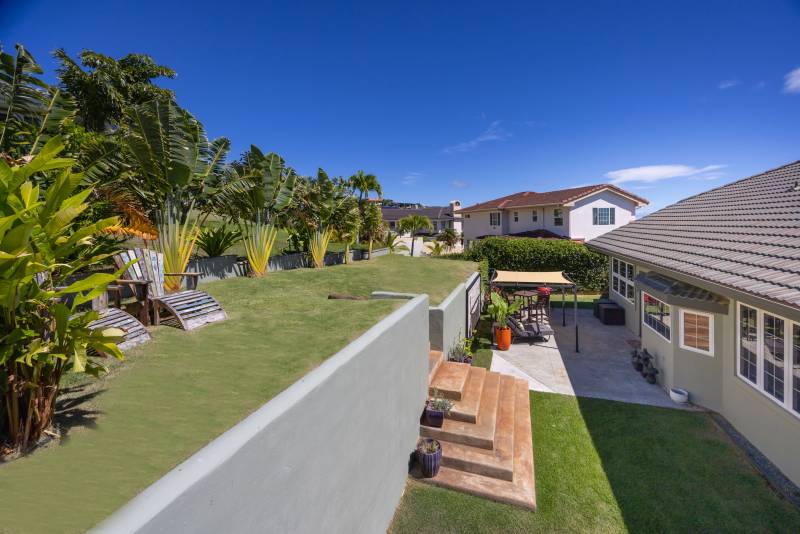 two level backyard of hawaii loa ridge home for sale