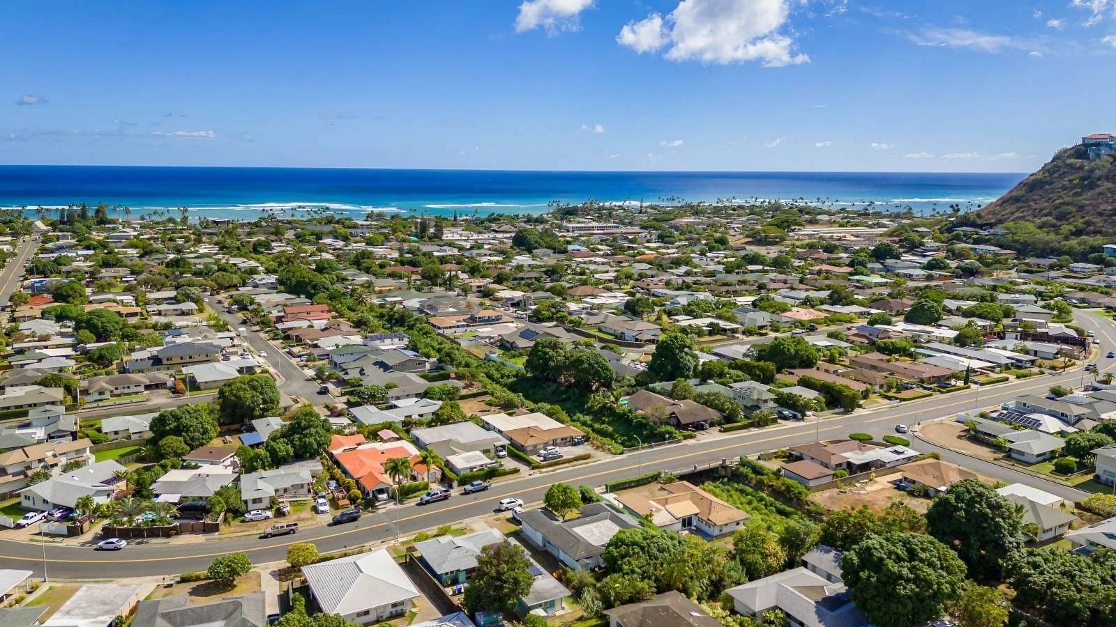 Single Family Home in Aina Haina Single Level Home on Large Flat Lot