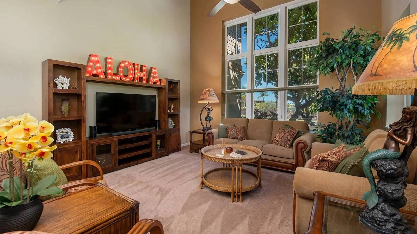 Beautiful 3 Bedroom Unit in the Highly Sought After Colony Villas