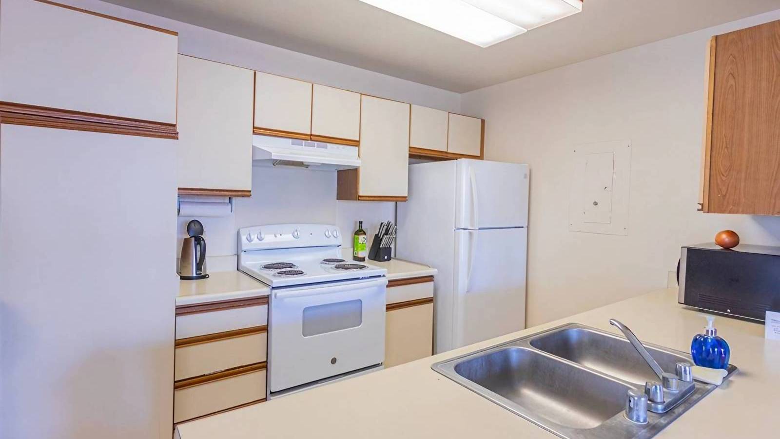 2 Bedroom Condo in the Desirable Elima Lani Complex Hawaii Real