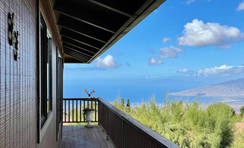 lanai of kula maui home with ocean view