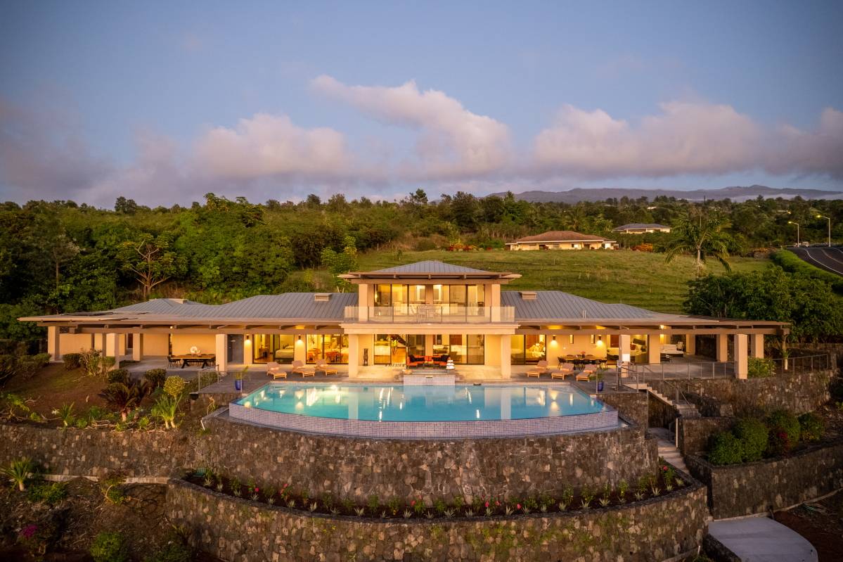An Architectural Masterpiece in KailuaKona Hawaii Real Estate Market