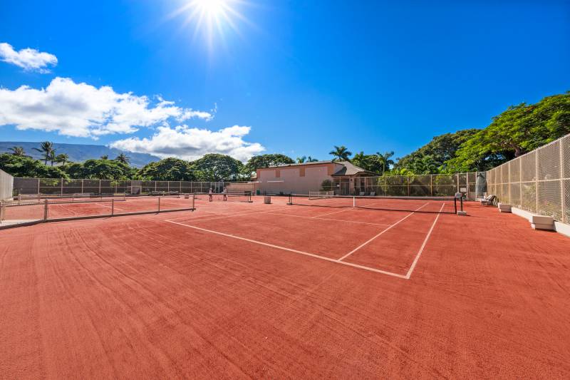 red clay tennis court