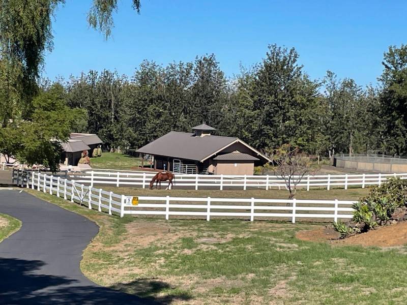 Puu Lani Ranch has centrally located barn, paddocks, arena and round pen