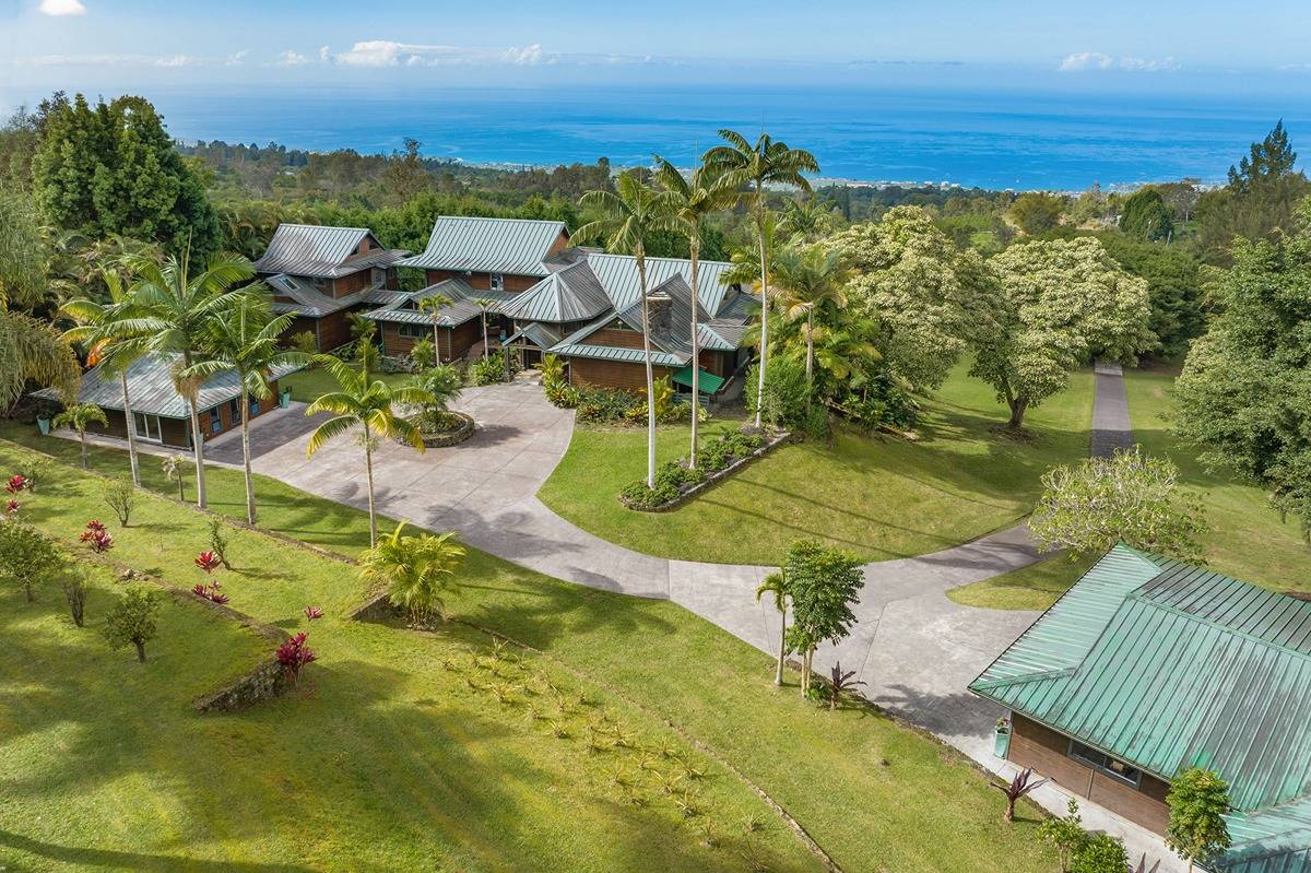A Crown Jewel Legacy Estate in Holualoa Hawaii Real Estate Market