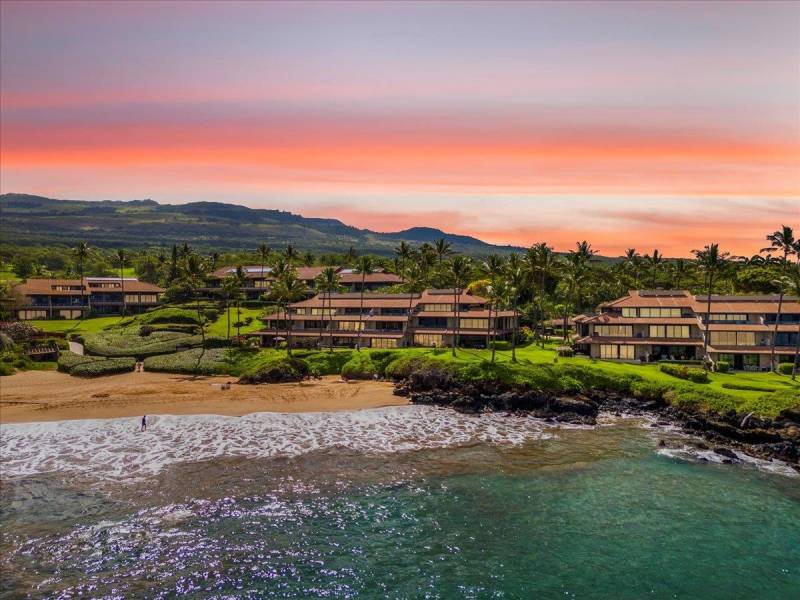 oceanfront condos on maui