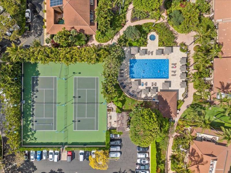 aerial view of maui condo with tennis courts and pool