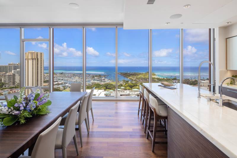 floor to ceiling windows in oahu condo for sale