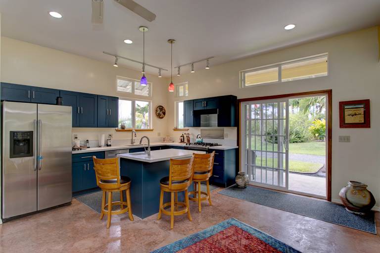 Magnificent Custom Home Near the Sea in HPP Hawaii Real Estate Market