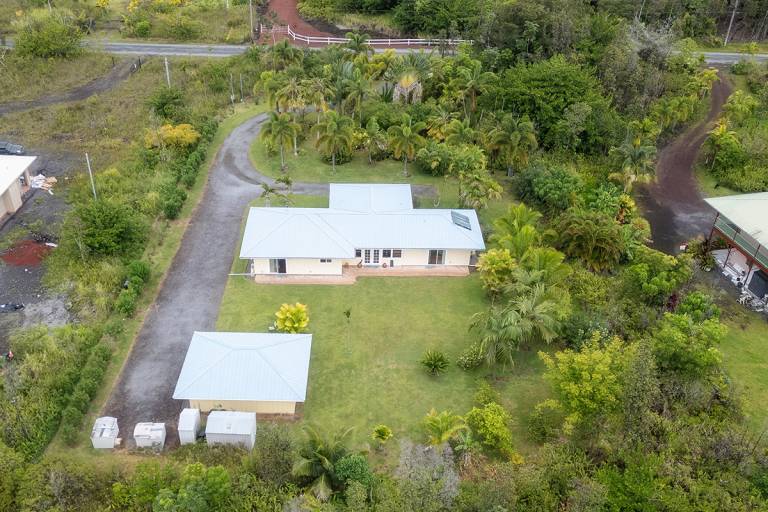 Magnificent Custom Home Near the Sea in HPP Hawaii Real Estate Market