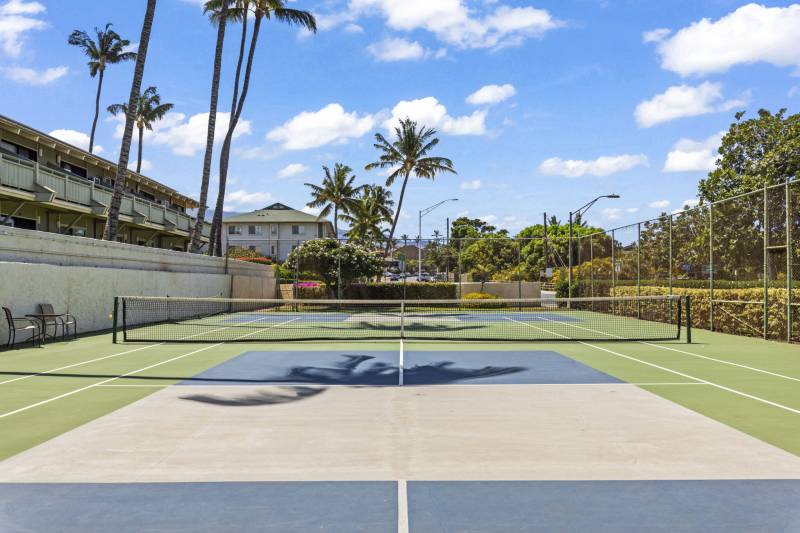 tennis court at the shores of maui condos