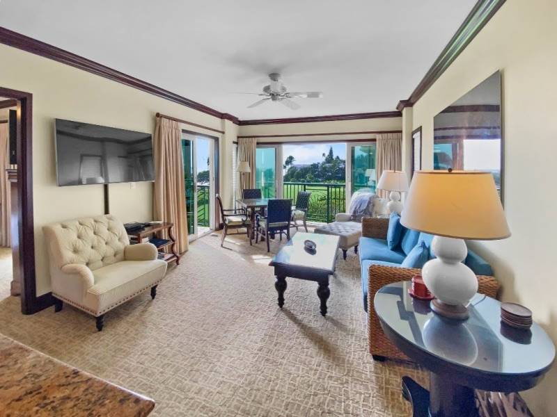 living room in waipouli beach resort condo