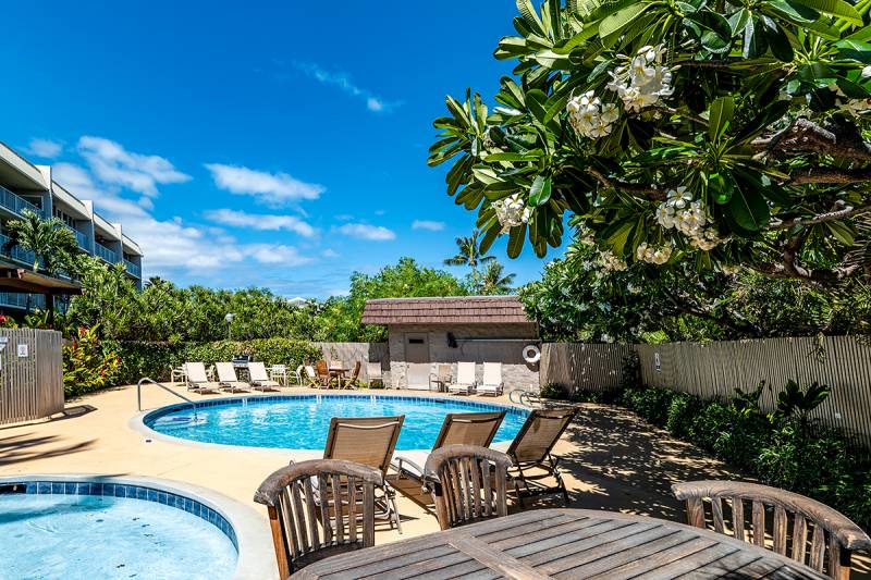 Puako Beach Condominiums pool