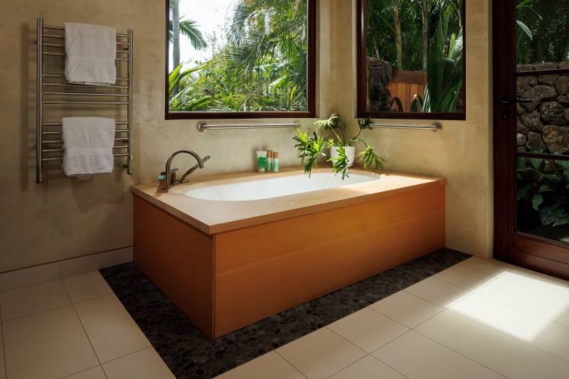 luxurious bathtub in kauai home for sale