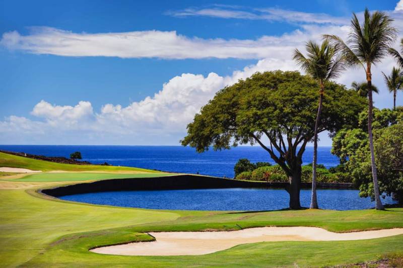 oceanfront golf course at hokulia