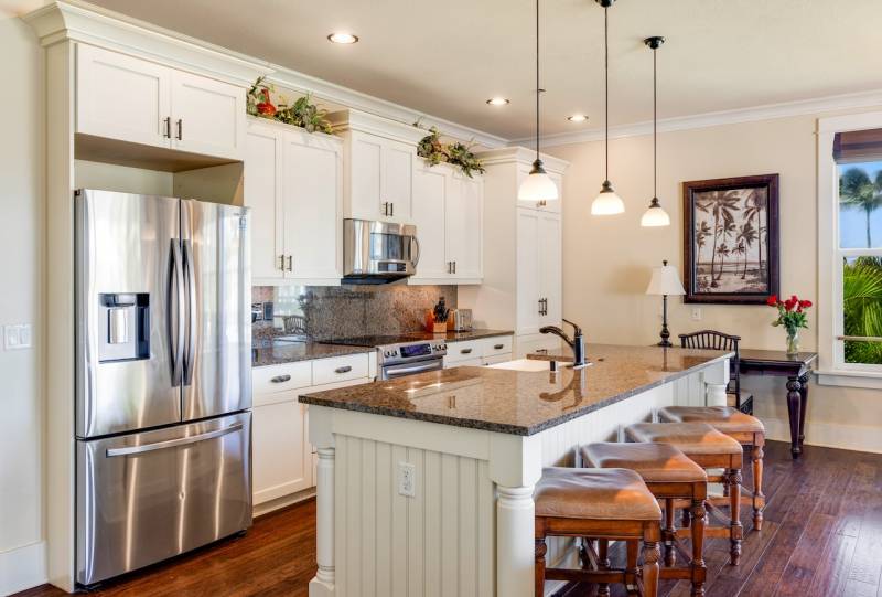 modern and clean kitchen in kauai home for sale