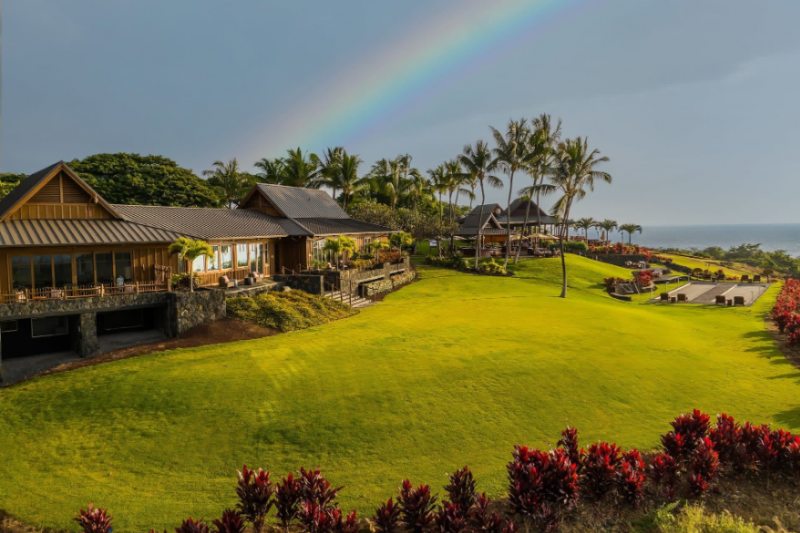 rainbow over hokulia big island