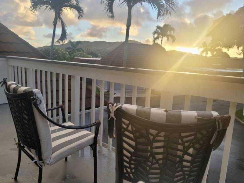 sunrise on the lanai in kailua oahu