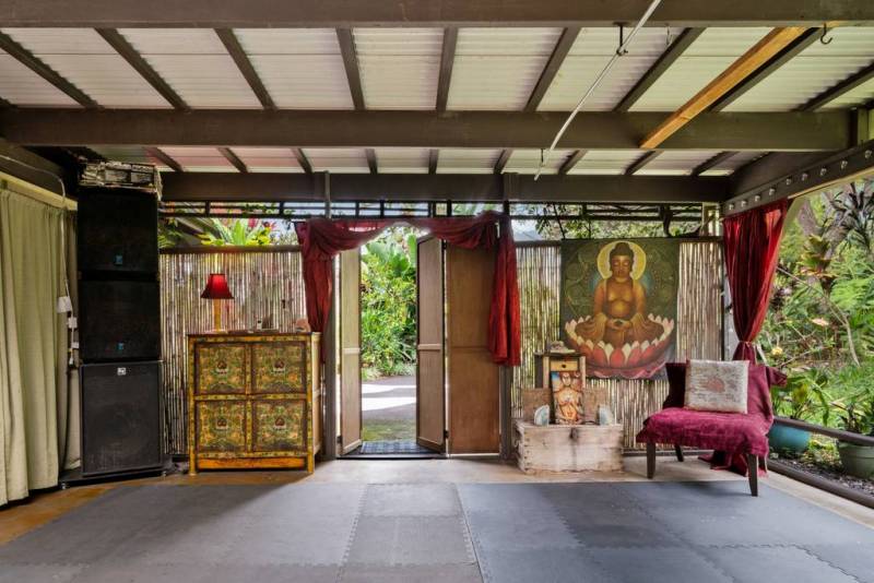 yoga room at big island retreat center