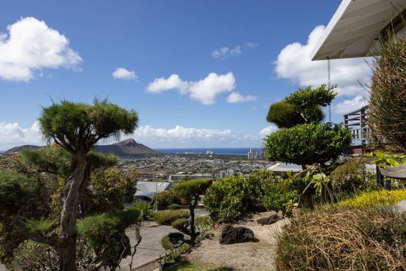 ocean view from house for sale in chaminade terrace oahu