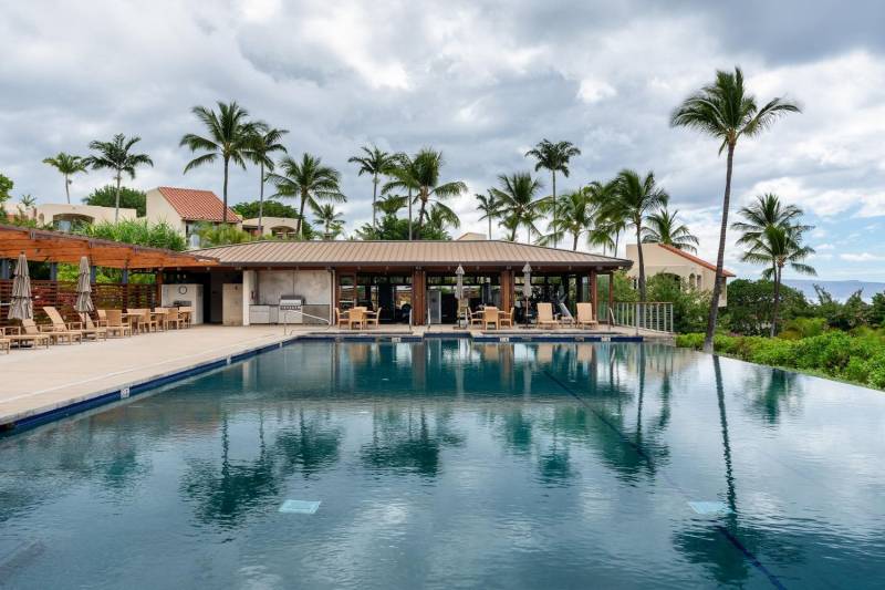 infinity edge pool at maui home