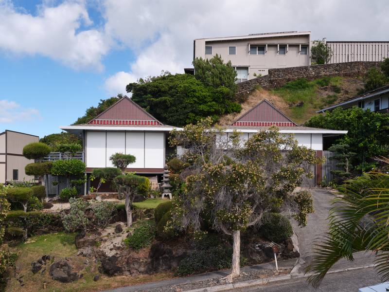 exterior of japanese inspired mid century home on oahu