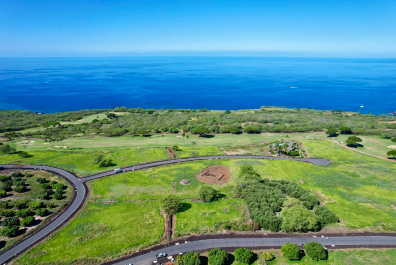 green space at hokulia hawaii