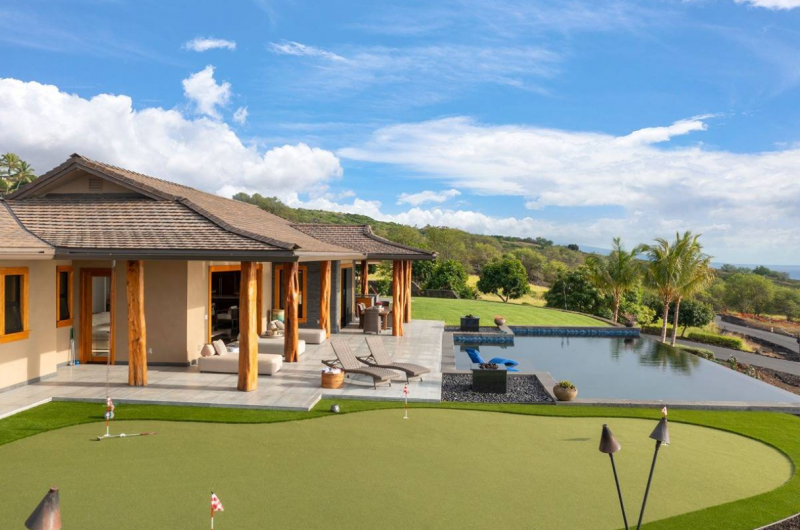 hokulia big island house with putting green and pool