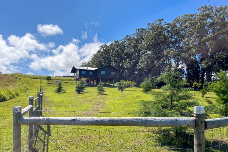 house in ahuloa on 5 acres