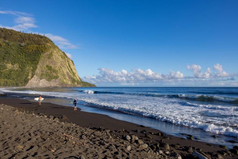 beach near home for sale in waipio valley