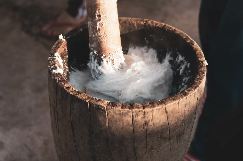 mochi pounding