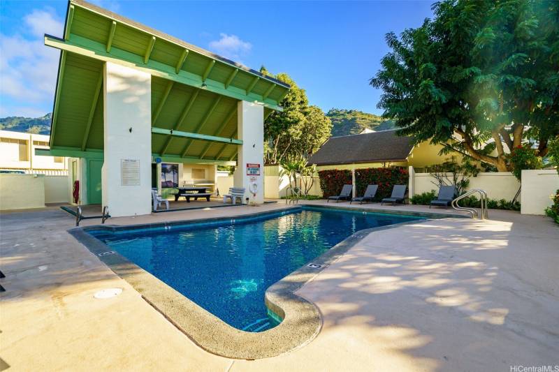 pool at hawaii kai townhomes