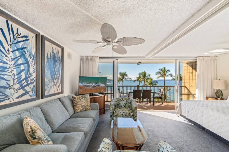 living space in wailea maui condo for sale