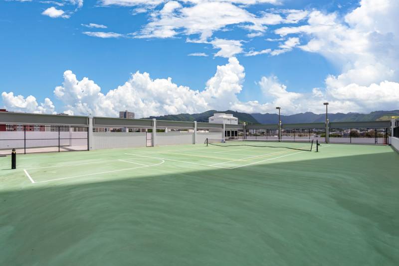 tennis court at century center condo in honolulu