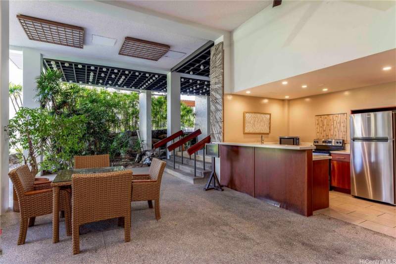 mauna luan penthouse condo for sale in honolulu hawaii