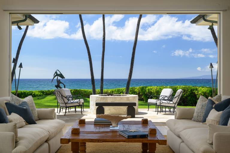 Oceanfront Luxury on Keawakapu Beach: A Rare Maui Estate - Hawaii Real ... - Oceanfront Luxury Apartments In Hawaii