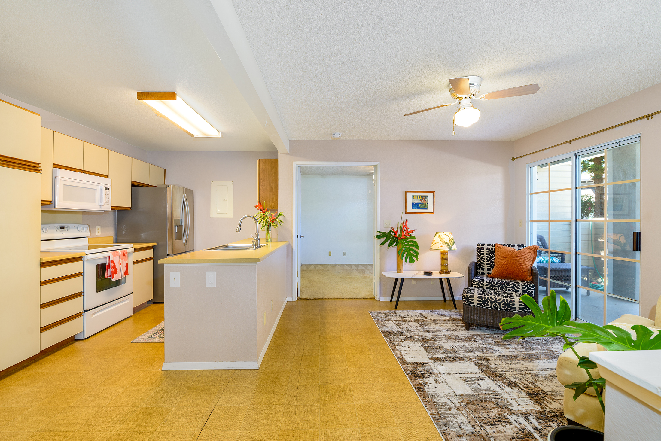 Elima Lani 1601 condo living room