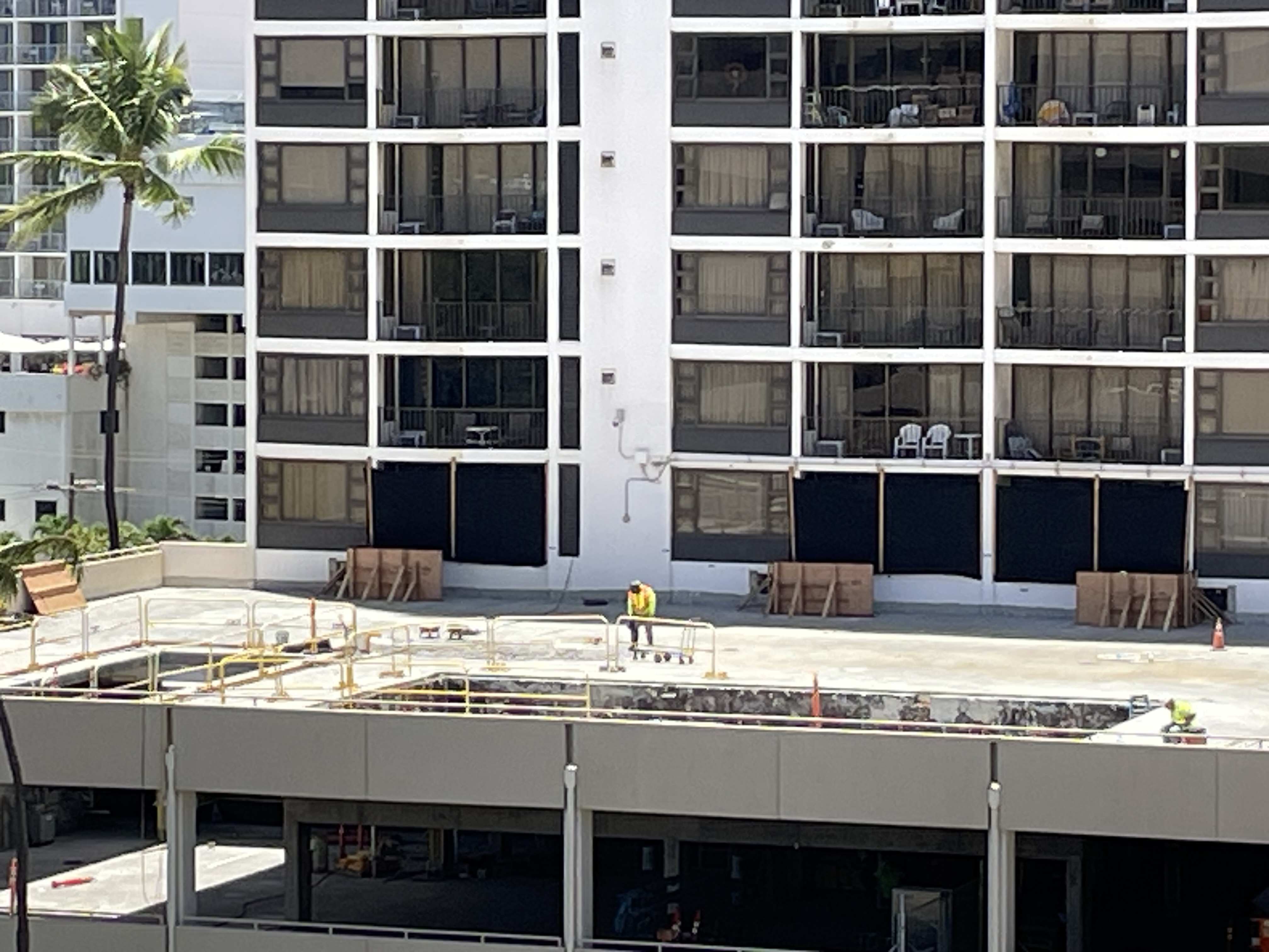 pool deck waikiki banyan