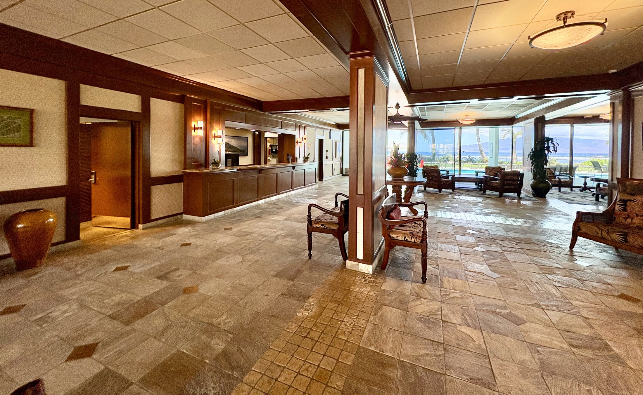 lahaina shores lobby