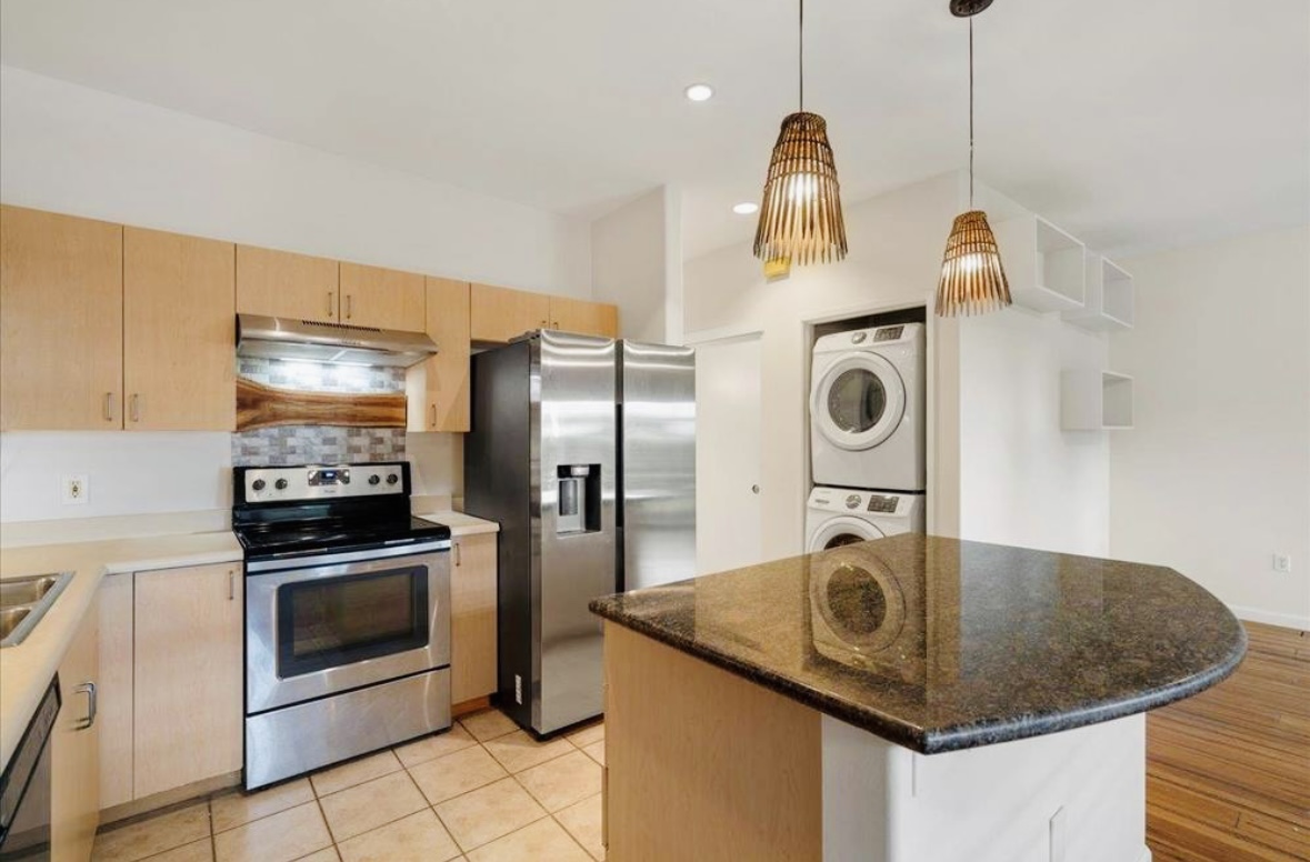napili maui condo kitchen