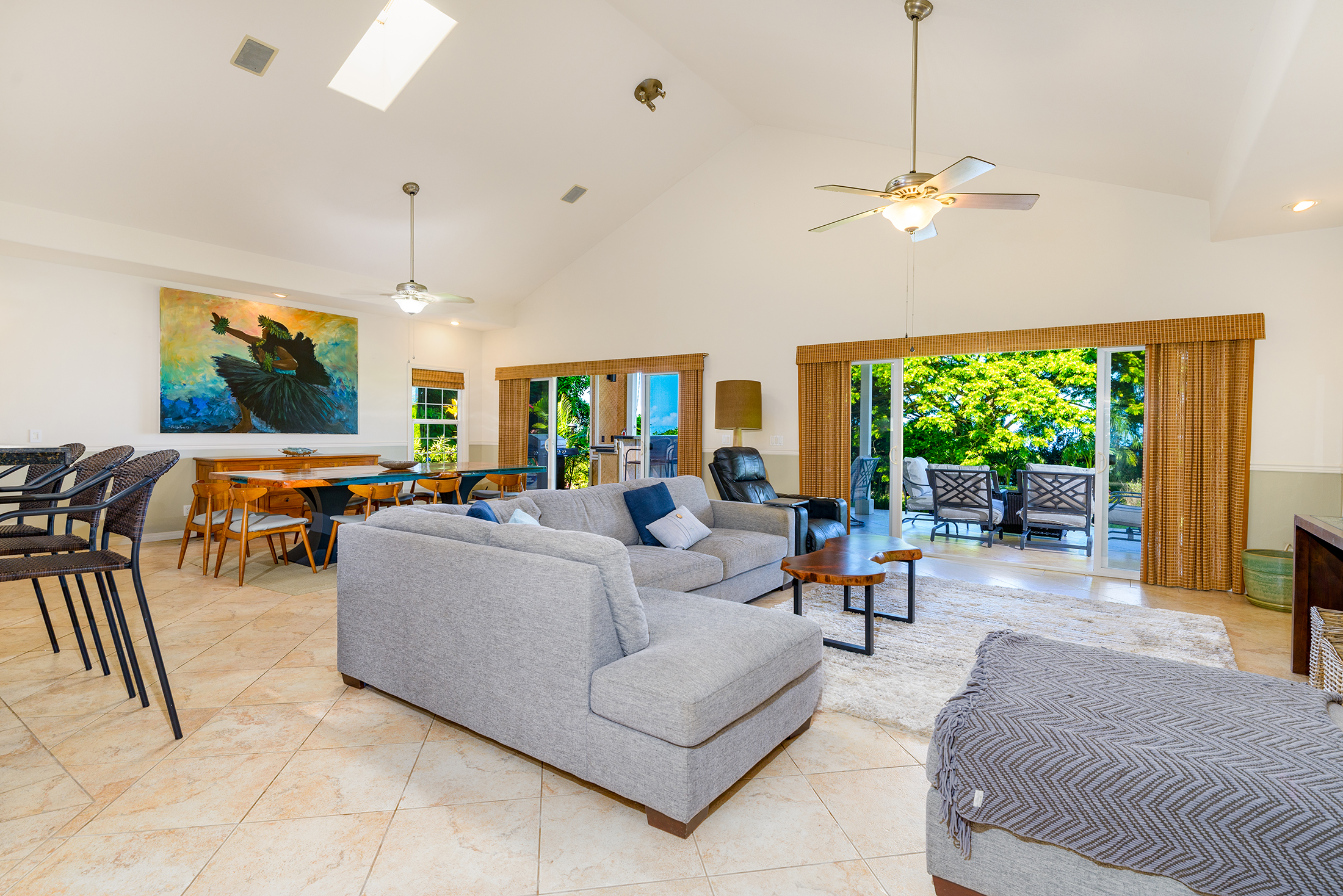 Holualoa house living room