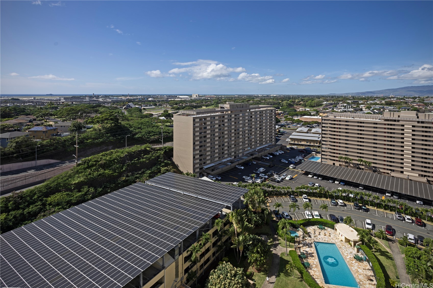 Condo on Oahu near shopping and freeway