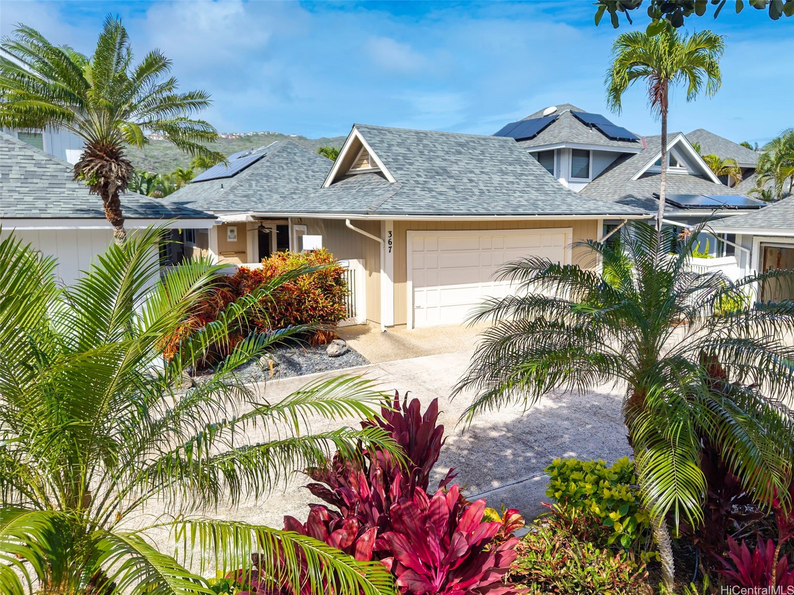 Island-style single-story home in Laulima golf course community