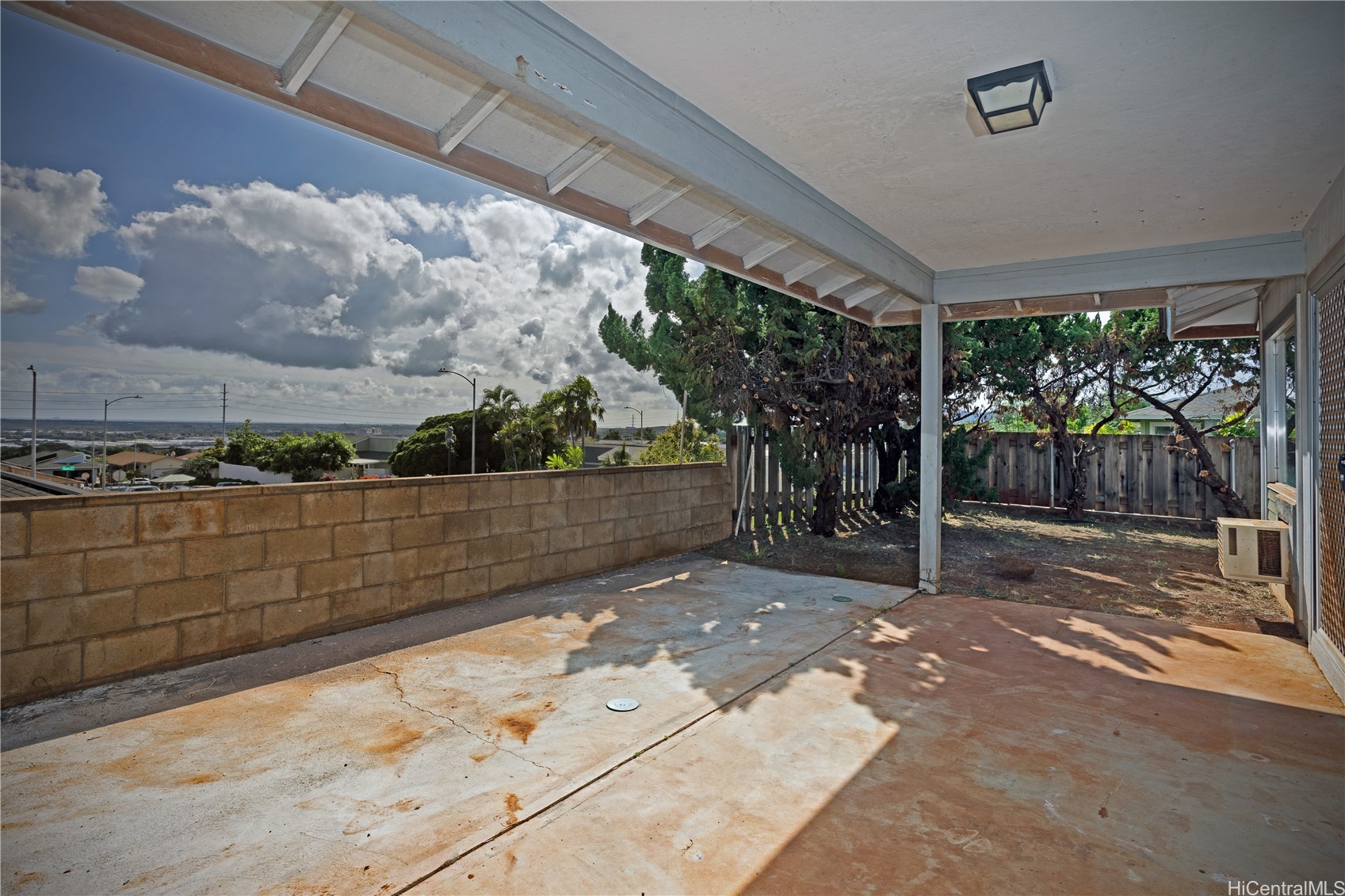 Outdoor area offering flexibility for entertaining