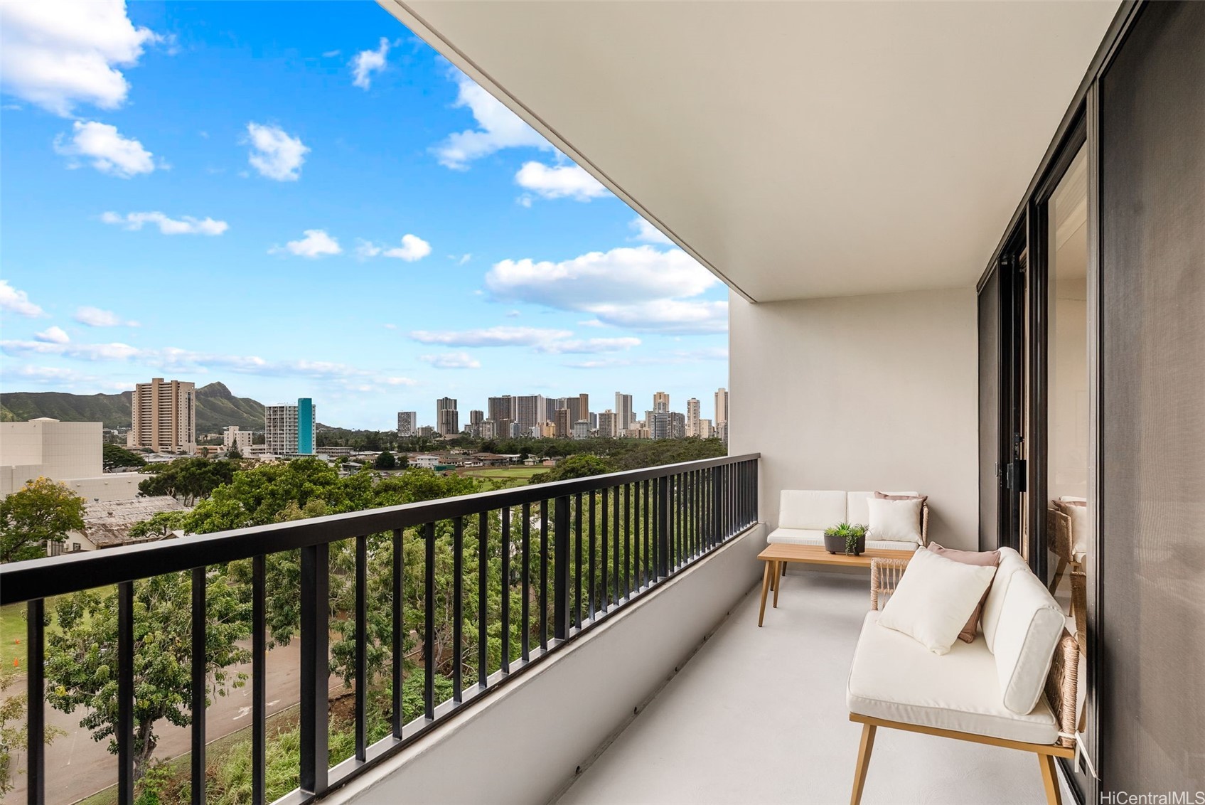 250 square foot lanai with Diamond Head views