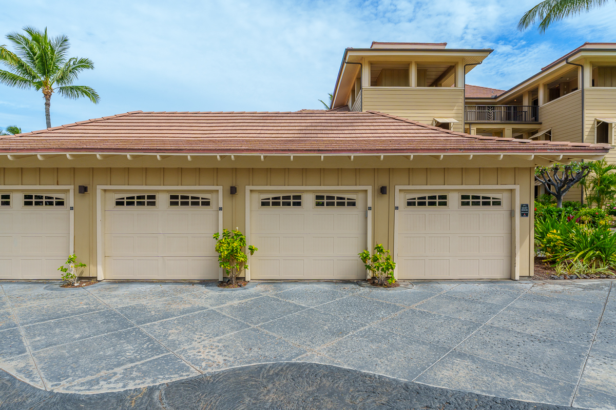 Garages at Waikoloa Beach Villas