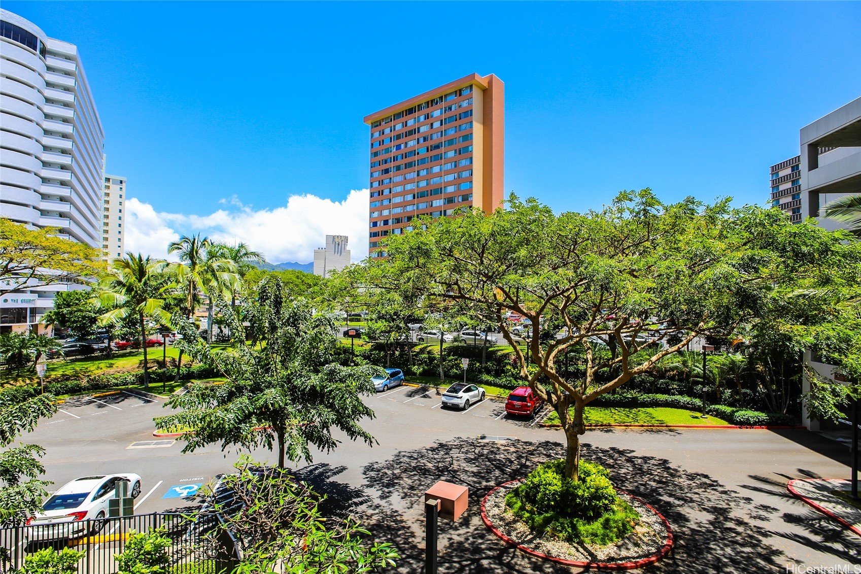 Convenient 2-Bed Salt Lake Condo - Hawaii Real Estate Market & Trends ...