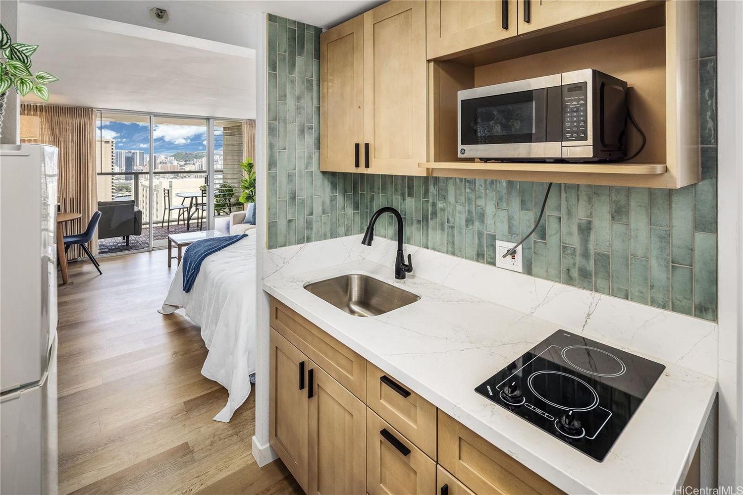 Island Colony in Waikiki Oahu